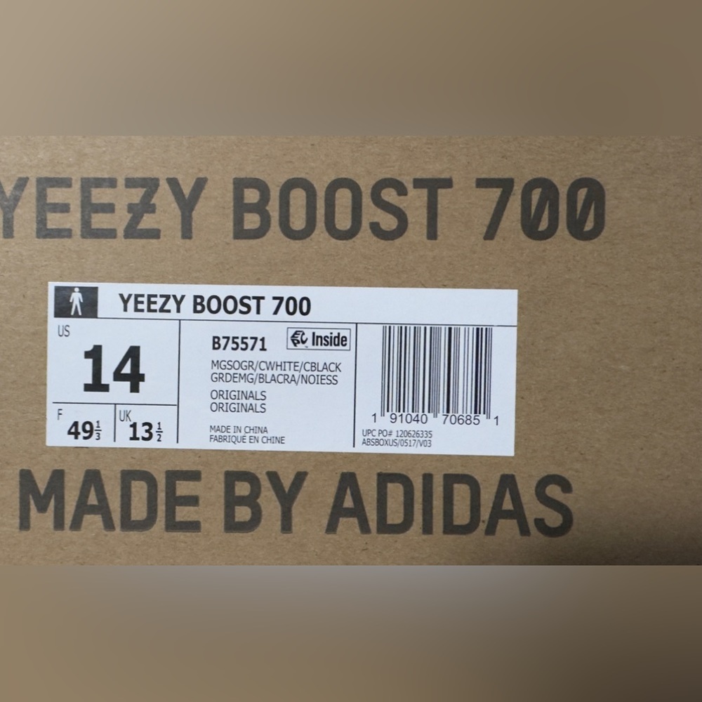 Yeezy Boost 700 wave runner